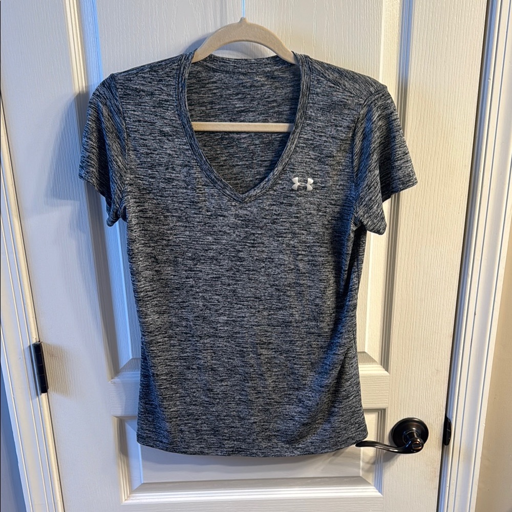 Under Armour Women's Grey V-Neck Top